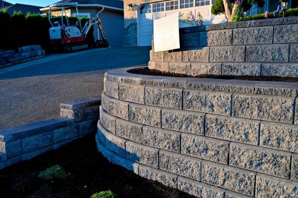Stone Retaining Wall Repair in Manhattan